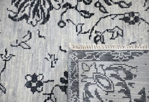 Hand Knotted Traditional Rug 8'1